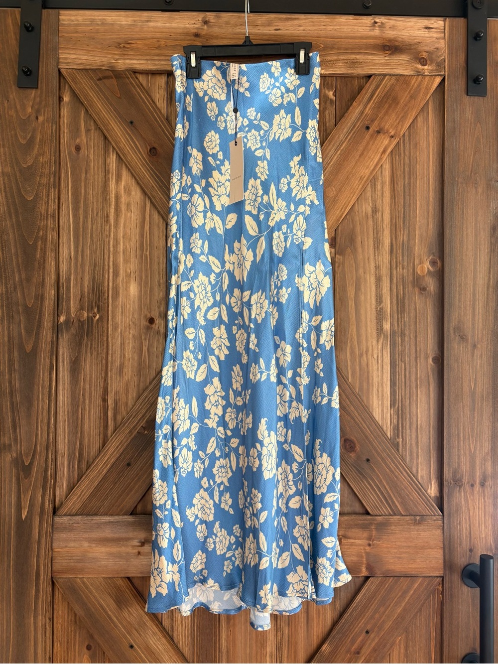 NWT Bec & Bridge Silky Blue Blossom Floral Maxi Skirt. Made in AUSTRALIA. Size 4